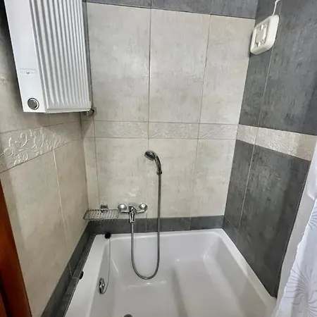 Elegant Downtown Retreat דירה קלמאטה