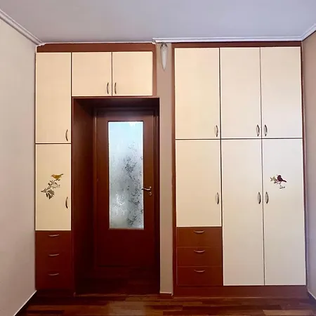 Elegant Downtown Retreat *