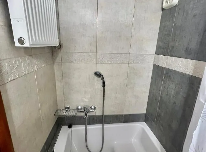 Elegant Downtown Retreat Apartamento Kalamata