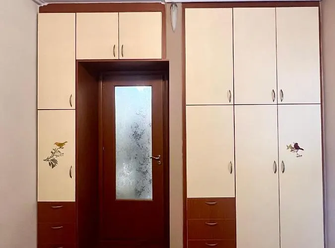 Elegant Downtown Retreat *