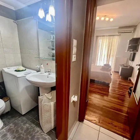 Elegant Downtown Retreat