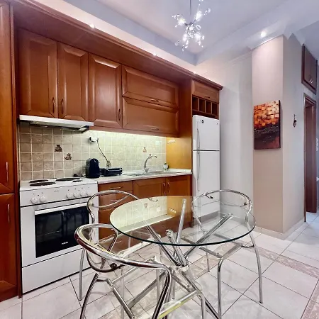 Elegant Downtown Retreat *