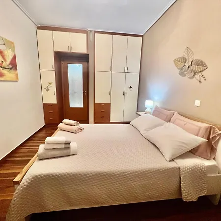 Elegant Downtown Retreat