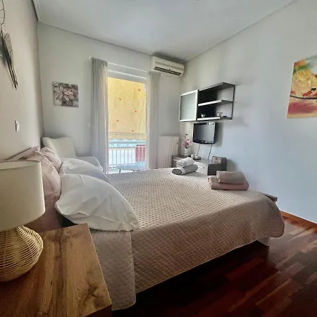 Elegant Downtown Retreat Апартаменты *