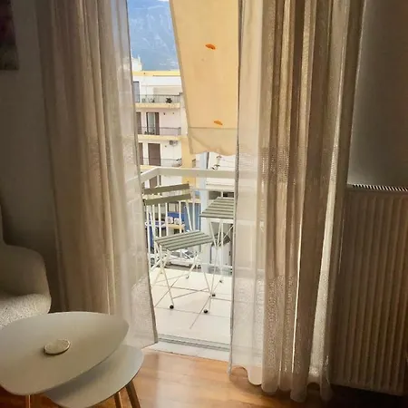 아파트 Elegant Downtown Retreat 칼라마타