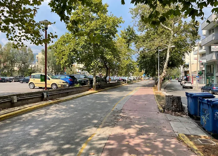 Elegant Downtown Retreat *